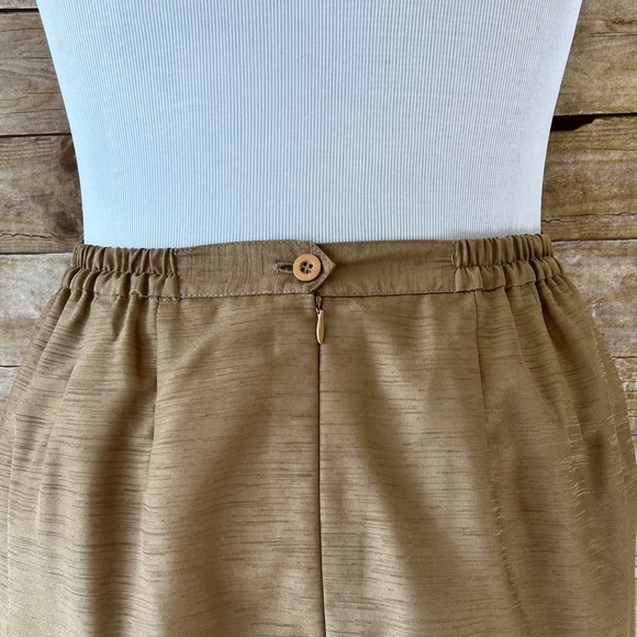 Elegant Size 16W Beige Skirt - Picture 7 of 8